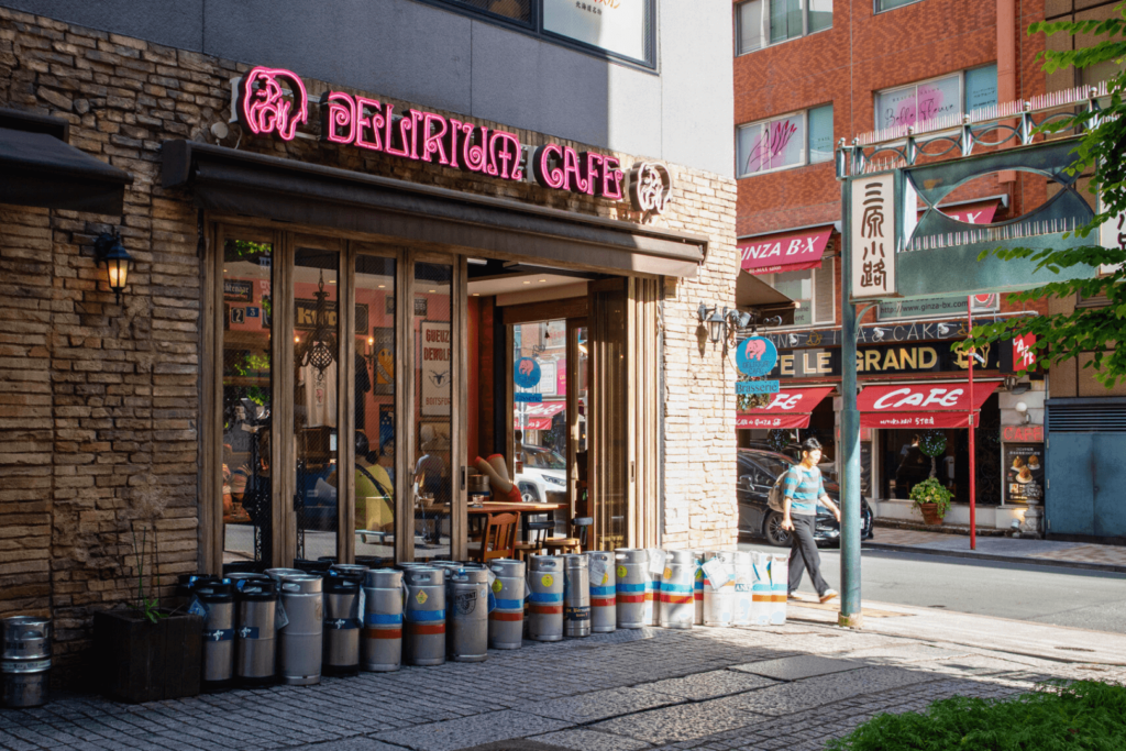 銀座でクラフトビールが飲めるお店、デリリウムカフェ銀座