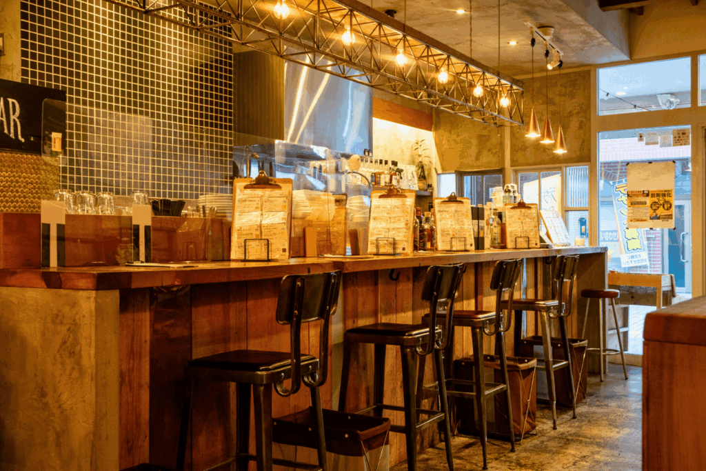 MAHOLLO BAR（まほろバル）の内観