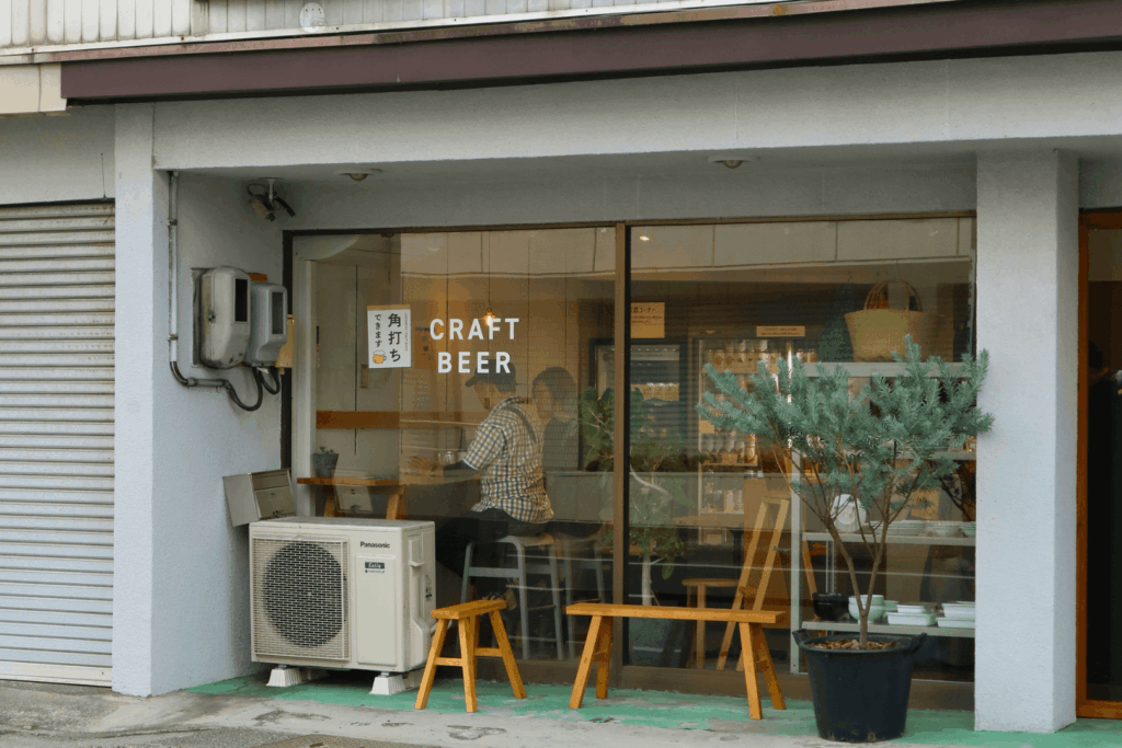 日用品とクラフトビール yuit（ユイット）上諏訪店の外観
