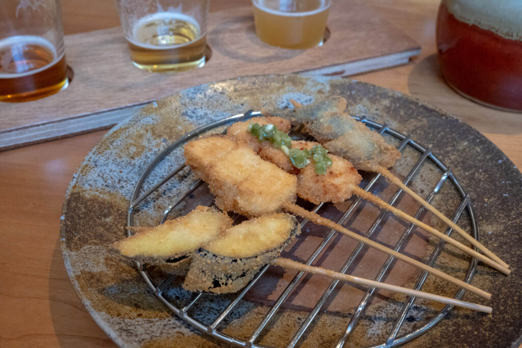 Kawazu Brewing（カワズブルーイング）の串揚げ