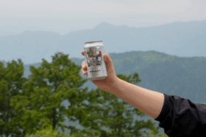 高尾山の山頂でクラフトビール